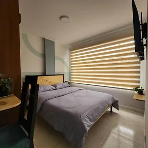 Habitacion 10 Min Aeropuerto C Habitación en casa particular Bogotá